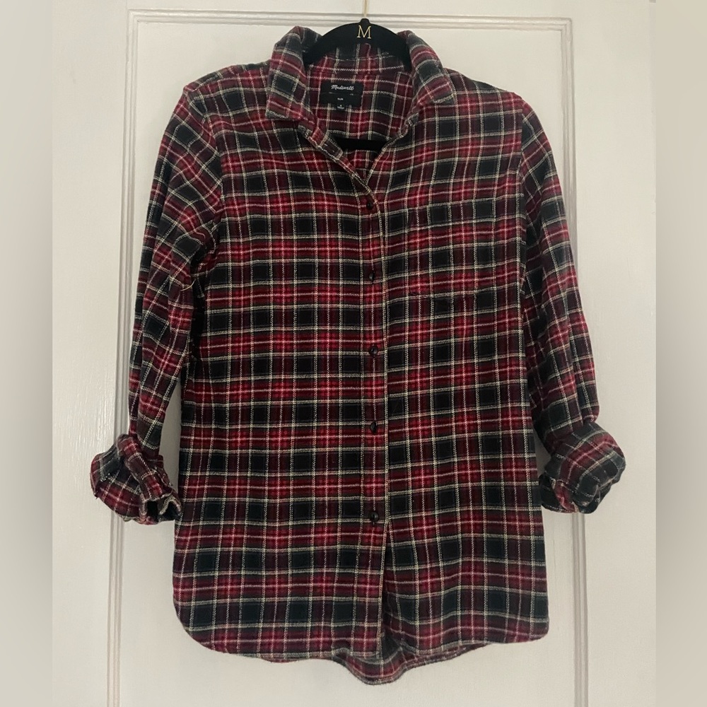Madewell slim fit women’s plaid button down. Size small. Flannel.